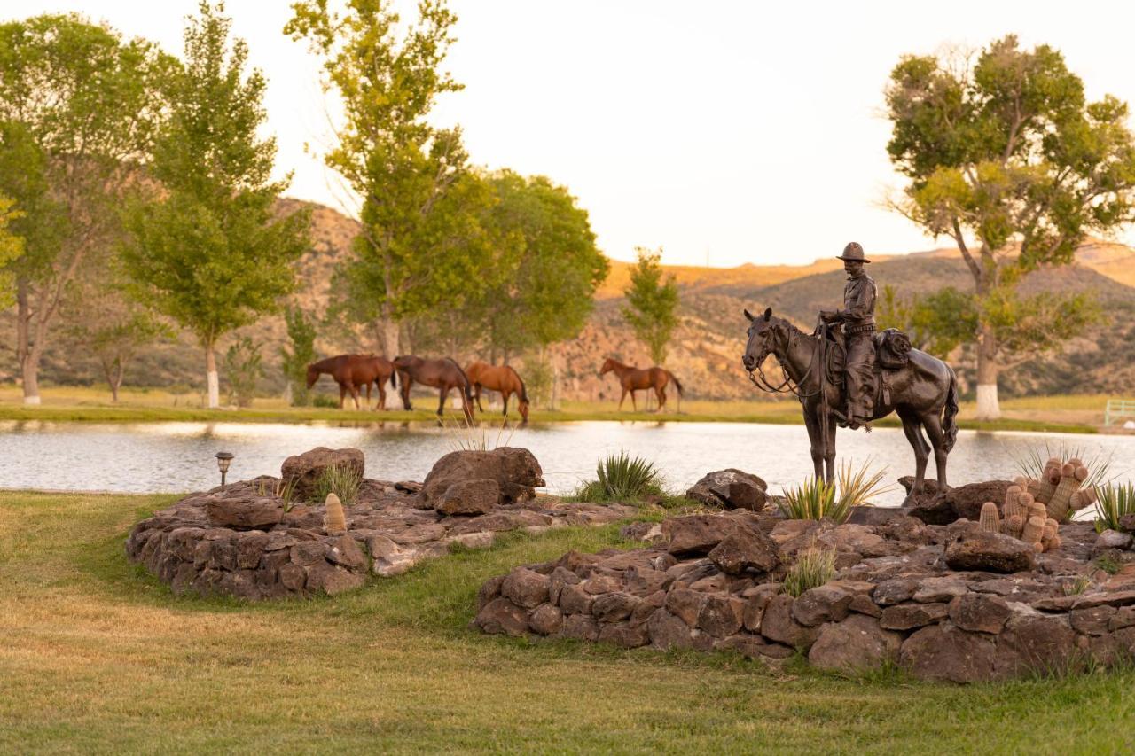 Cibolo Creek Ranch & Resort Marfa Eksteriør billede